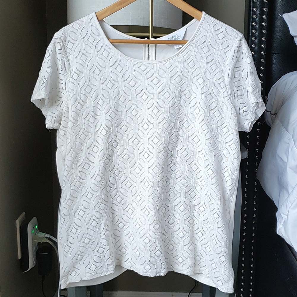 Beautiful White Business Top (XL) with zipper back
